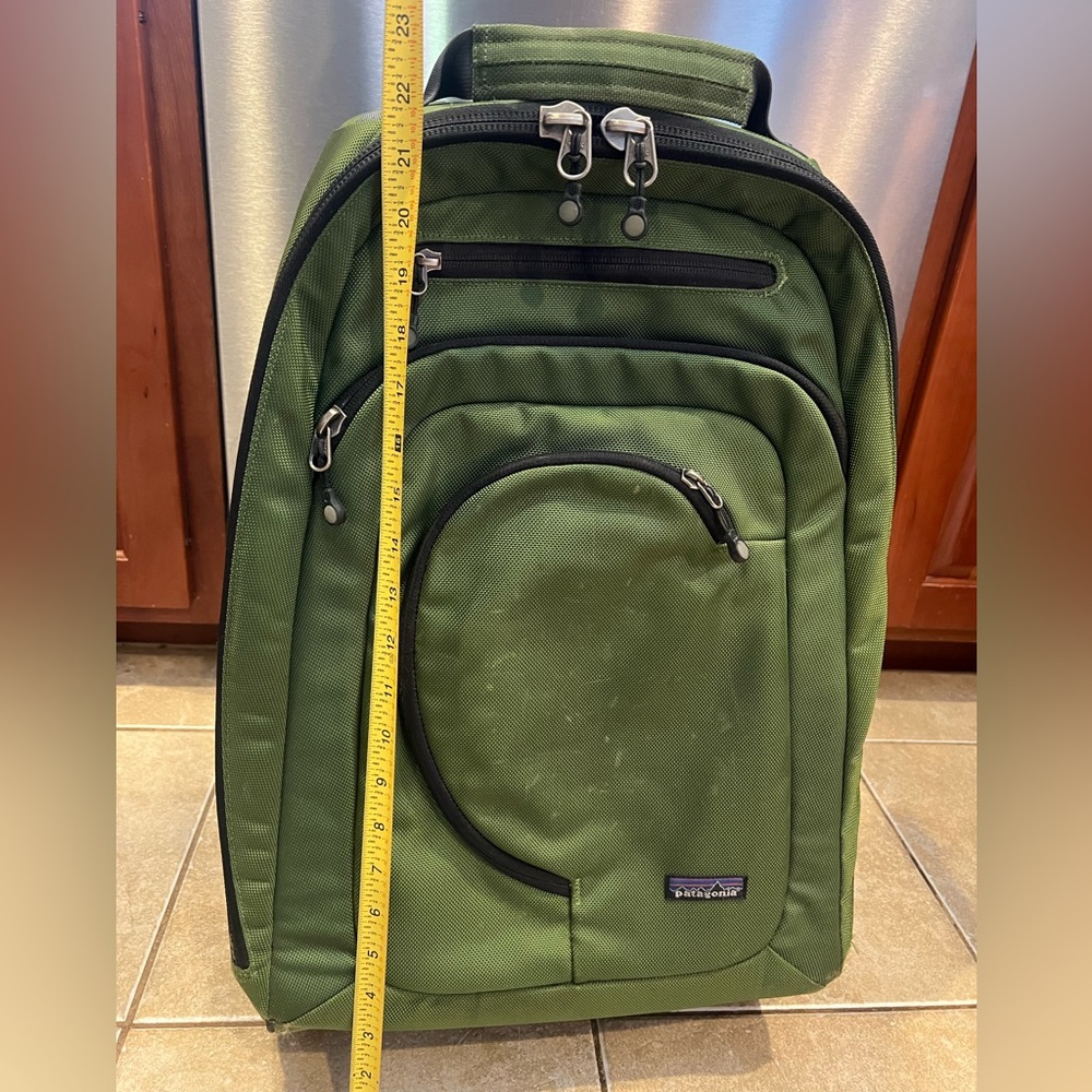 Patagonia MLC wheelie rolling backpack - unisex